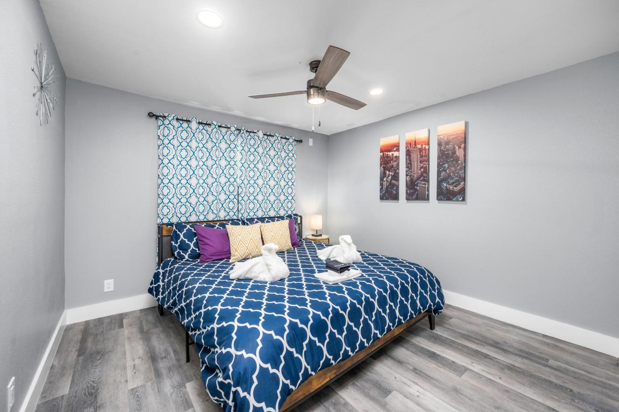 Apartment Chic Heights Retreat With Pool And Free Parking Houston